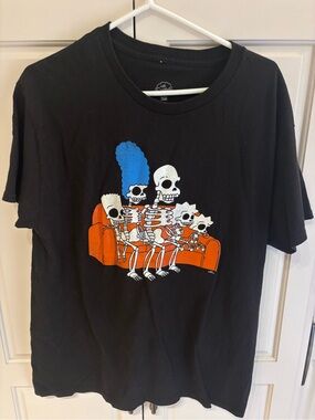 Mens the Simpsons  Black Graphic Tee with Orange Couch Skeleton Family large